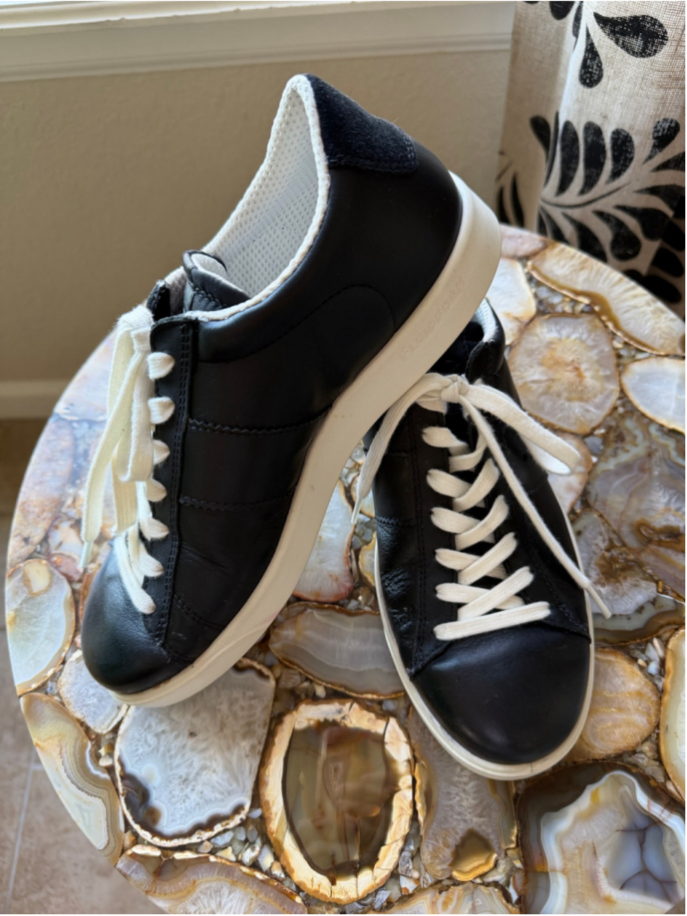 ECCO Street Lite Retro Black Leather Low Top Court Sneaker Womens Size 38 (7-7.5